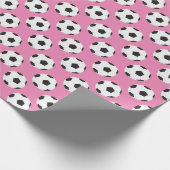 Voetbal Patroon roze Cadeaupapier (Hoek)