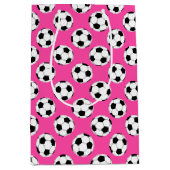 Voetbal Patroon roze Medium Cadeauzakje (Voorkant)