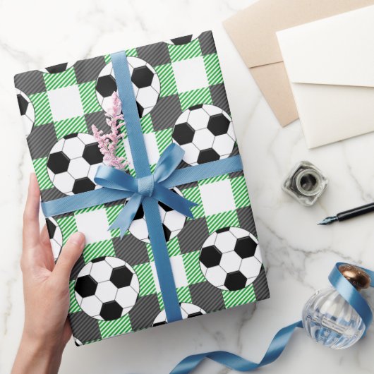 Voetbal Plaid Pattern In Zwart Wit En Groen Cadeaupapier (Geschenken)