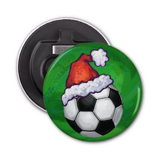 Voetbal Santa Hat op groen Button Flesopener (Voorkant)