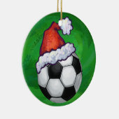 Voetbal Santa Hat op groen Keramisch Ornament (Rechts)