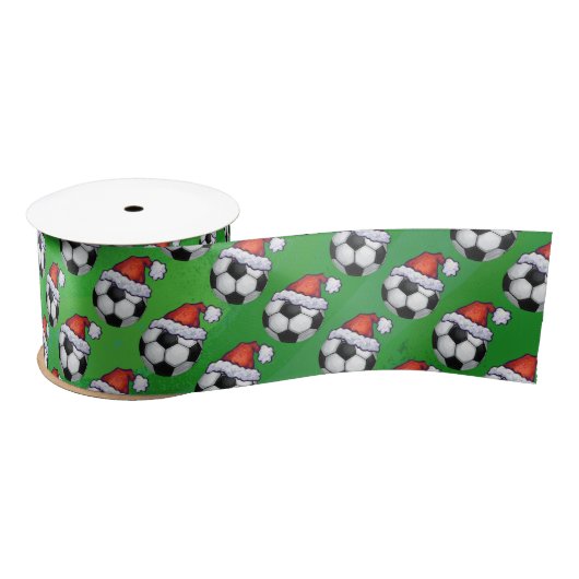 Voetbal Santa Hat Pattern op Green Satijnen Lint (Spoel)