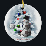 Voetbal Snowman Kerstmis Keramisch Ornament<br><div class="desc">Voetbal Snowman ziet er schattig uit op een breed scala van kerstcadeaugoederen. Elke voetbalfan zou van dit ornament houden dat aan hun kerstboom hangt. Personaliseer met naam of datum.</div>