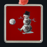 Voetbal Snowman Metalen Ornament<br><div class="desc">Voetbal Snowman ziet er schattig uit op een breed scala van kerstcadeaugoederen. Elke voetbalfan zou van dit ontwerp op zijn cadeau houden.</div>