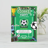 Voetbal spelen football veld Verjaardagsfeest Kaart (Staand voorkant)