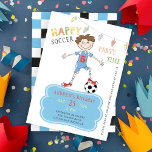 Voetbal verjaardag jongen 5e jaar grappig sport fe kaart<br><div class="desc">Voetbal / football kleine jongen verjaardagsfeestuitnodiging met een grappig kind karakter gekleed in sport outfit met de leeftijd nummer op het t-shirt.              Eenvoudig te personaliseren met uw gegevens!</div>