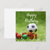 Voetbal Verjaardag met gouden doos cadeau op groen Feestdagenkaart (Voorkant / Achterkant)