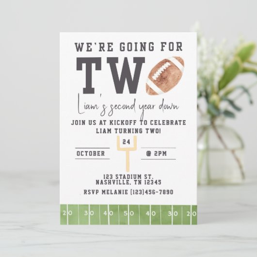 Voetbal verjaardag, voetbal uitnodiging tweede ver (Staand voorkant)