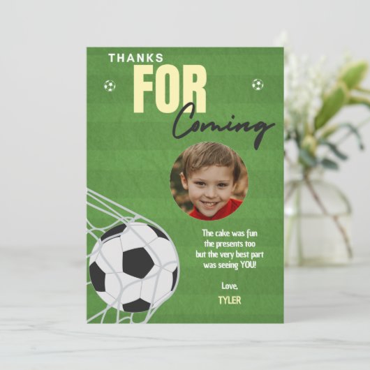 Voetbal verjaardagsfeestje dank je kaart (Staand voorkant)
