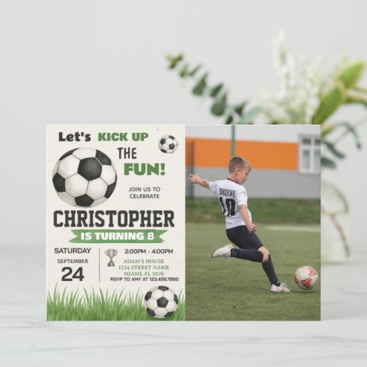 Voetbal verjaardagsuitnodiging met foto kaart (Staand voorkant)