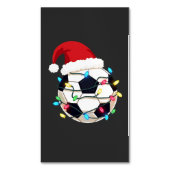 Voetbal verpakt in kerstverlichting Voetbalspeler Magnetisch Visitekaartje (Voorkant Verticaal)