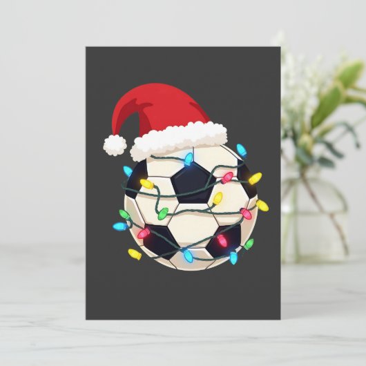 Voetbal verpakt in kerstverlichting Voetbalspeler Save The Date (Staand voorkant)