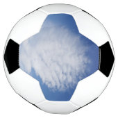 Voetbal voor prachtige cloud (Gedraaid)