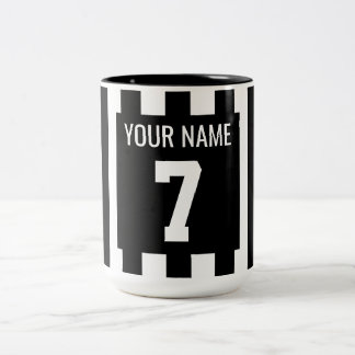Voetbal zwart & wit tenue tweekleurige koffiemok