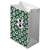 Voetbalballen Wit Zwart Groen Aangepaste Naam Medium Cadeauzakje (Voorkant Gekanteld)