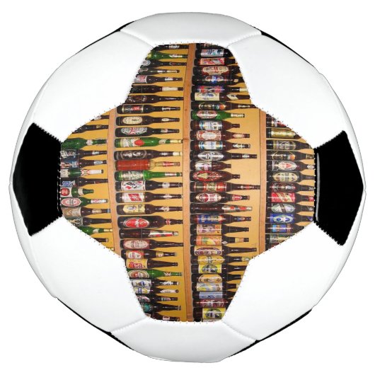 Voetballen bierflesjes (Gedraaid)