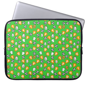 Voetballen, Oranje Shirts, & Fans Laptop Sleeve