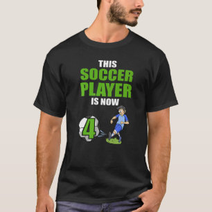 Voetballer Deze voetballer is nu 4 jarig T-shirt