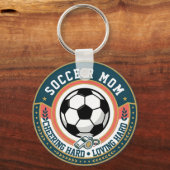 Voetbalmoeder Juichend Verliefd Sleutelhanger (Voorkant)
