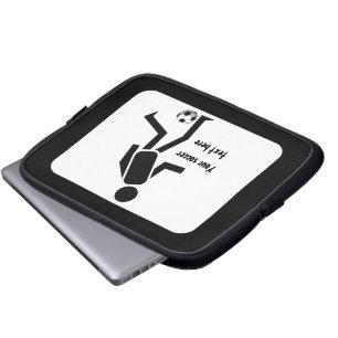 Voetbalspeler en cadeau op maat laptop sleeve