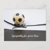 Voetbalsympathie condoleances bal zwarte lint briefkaart (Voorkant)