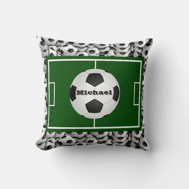Voetbalveld en ballen gepersonaliseerd kussen (Voorkant)