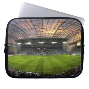 Voetbalwedstrijd, Forsyth Barr Stadium, Dunedin Laptop Sleeve