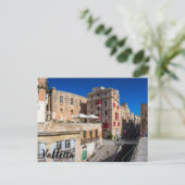 Voetbrug, smalle straat met trap in Valletta Briefkaart (Staand voorkant)