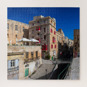 Voetbrug, smalle straat met trap in Valletta Legpuzzel