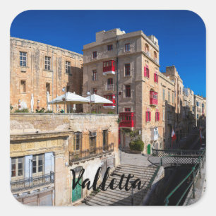 Voetbrug, smalle straat met trap in Valletta Vierkante Sticker