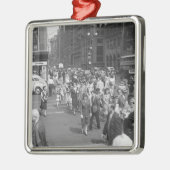 Voetgangers Metalen Ornament (Links)