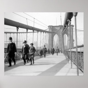 Voetgangers op de Brooklyn Bridge, 1909. Oude foto Poster