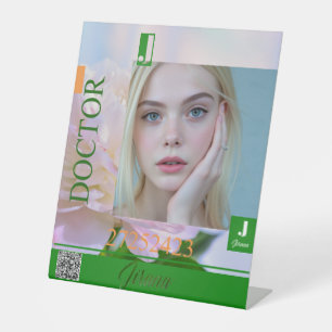 VOETTEKEN VAN JIRANA RECLAMEBORD MET VOETSTUK