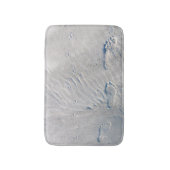 Vogel- en menselijke voetafdrukken in zand, zout L Badmat (Voorkant Verticaal)