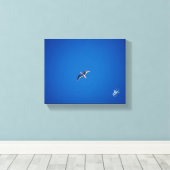 Vogel in de lucht #2 canvas afdruk (Insitu (Houten vloer))