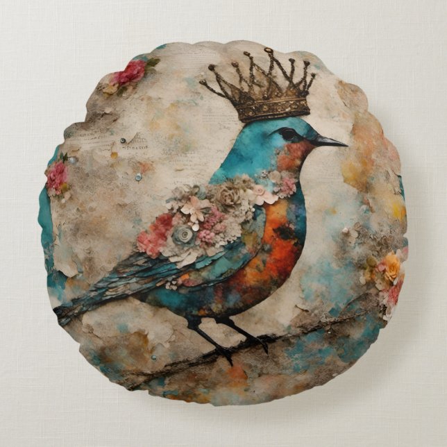 Vogel in een Crown Mixed Media Collage Rond Kussen (Voorkant)