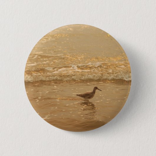 Vogel op het strand ronde button 5,7 cm (Voorkant)