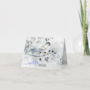 Vogel op sneeuwbijkantoor met kerst met bessen feestdagen kaart