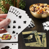 Vogel op zwarte en  achtergrond pokerkaarten (Insitu)