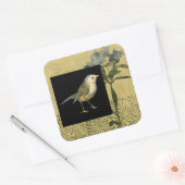 Vogel op zwarte en  achtergrond vierkante sticker (Envelop)