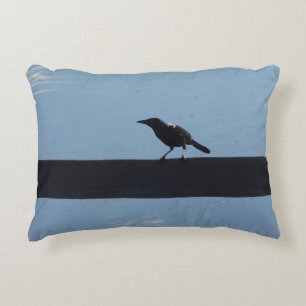 Vogel rustend bij meer accentkussen accent kussen