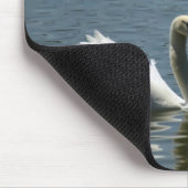 Vogel speelt met zwaan muismat (Hoek)