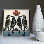 Vogelfamilie Mackintosh Art Deco Nouveau Wanddecor Tegeltje<br><div class="desc">Deze keramische tegel heeft een kleine vogelfamilie en ingewikkelde bloemmotieven die doen denken aan de iconische stijl van Mackintosh. Hij was een prominente Schotse architect, ontwerper en kunstenaar van de Art Nouveau-beweging. Zijn werk kenmerkt zich door strakke lijnen, geometrische vormen en een sterk gevoel voor symmetrie. Deze elementen zijn prachtig...</div>