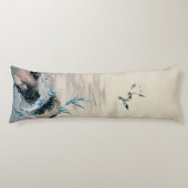 Vogelgevechten in de Mountain Stream, Hokusai Lichaamskussen (Voorkant)