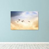 Vogelkoppel tijdens de vlucht canvas afdruk (Insitu (Houten vloer))