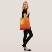 Vogels die naar de zon vliegen tote bag (Op model)