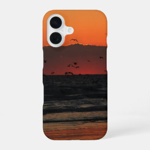 Vogels die over de oceaan vliegen Sunrise Foto iPhone 16 Hoesje