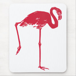  vogels, een roze flamingo met één been omhoog muismat