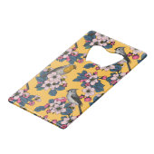 Vogels en bloesems op geel creditkaart flessenopener (Voorkant Gekanteld)