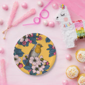 Vogels en bloesems op geel papieren bordje (Feest)